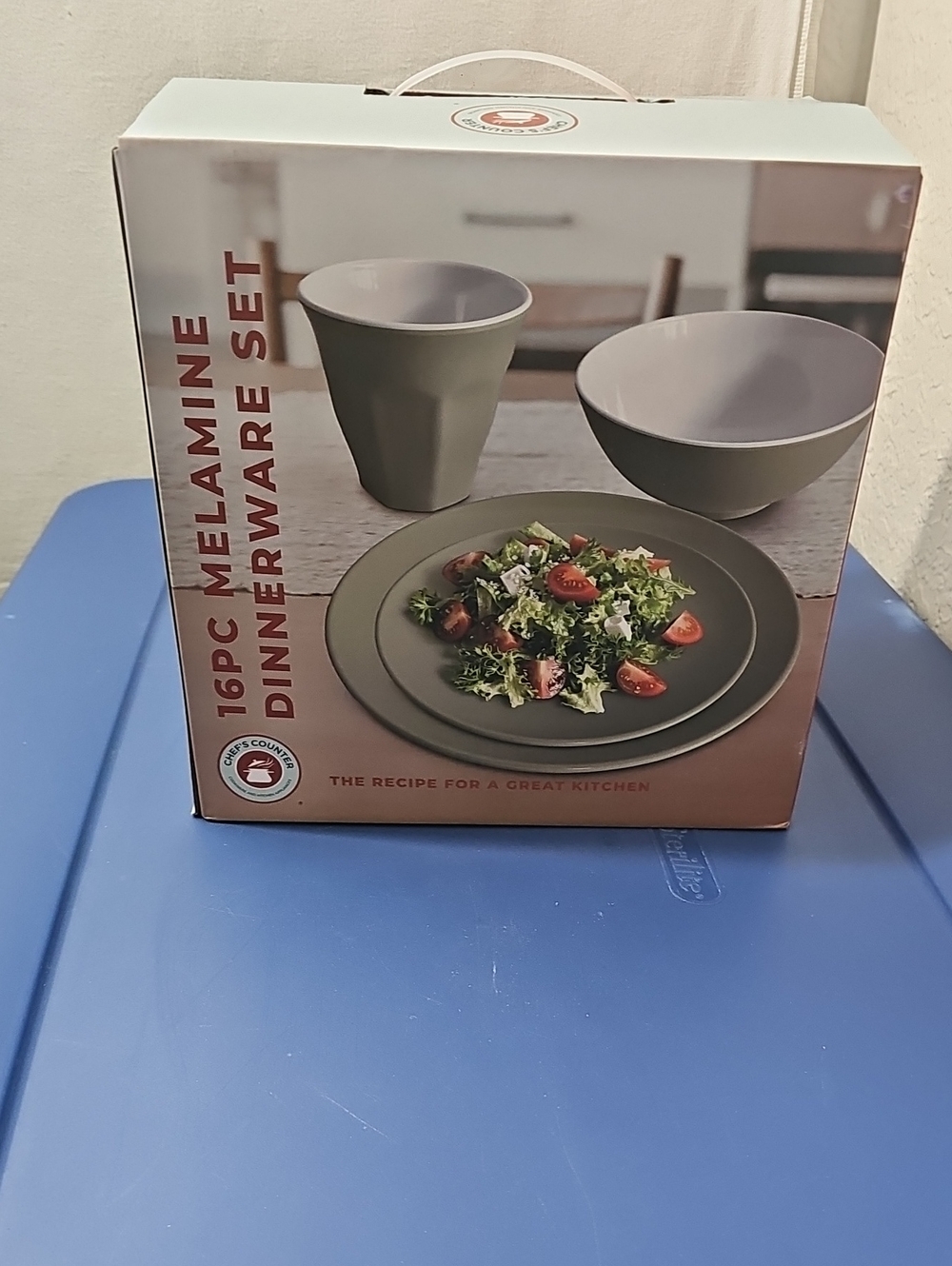 16-Piece Melamine Dinnerware Set in Olive Green by